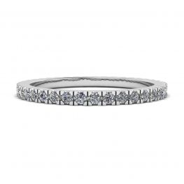 Bague d'éternité classique en petit diamant Bague d'éternité classique en petit diamant
