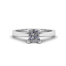 Bague en diamant taille princesse de style futuriste