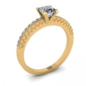 Bague diamant taille princesse en V avec pavé latéral en or jaune - Photo 3