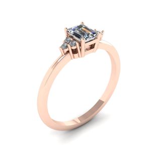 Bague en diamant taille émeraude avec diamants latéraux en or rose - Photo 3