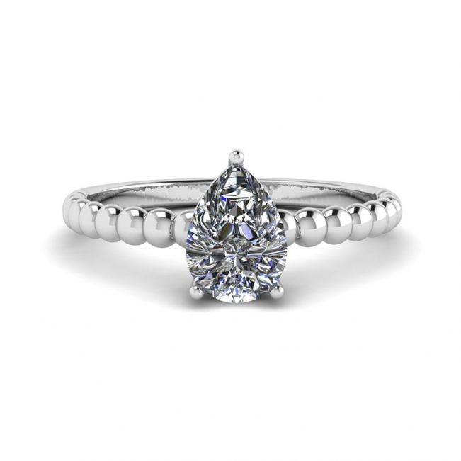 Bague de fiançailles taille poire avec bande perlée