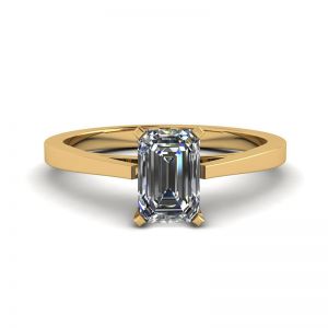 Bague diamant taille émeraude style futuriste en or jaune 18 carats