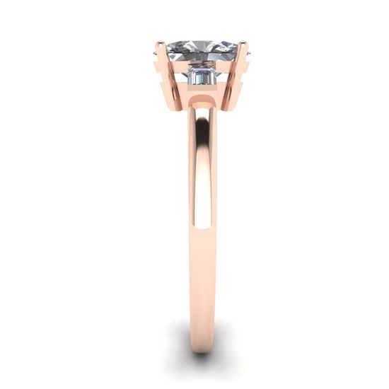 Bague ovale diamant baguettes latérales en or rose,  Agrandir l'image 3