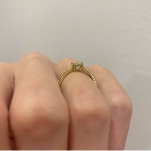 Bague en diamant taille princesse de style oriental en or jaune 18 carats - Photo 4