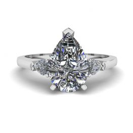 Bague diamant poire trois pierres