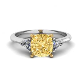 Bague diamant jaune coussin 1 carat avec trillions latéraux Bague diamant jaune coussin 1 carat avec trillions latéraux